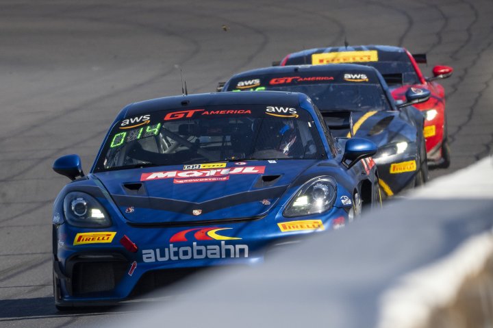 Bell Holds on to GT4 Championship by Single Points