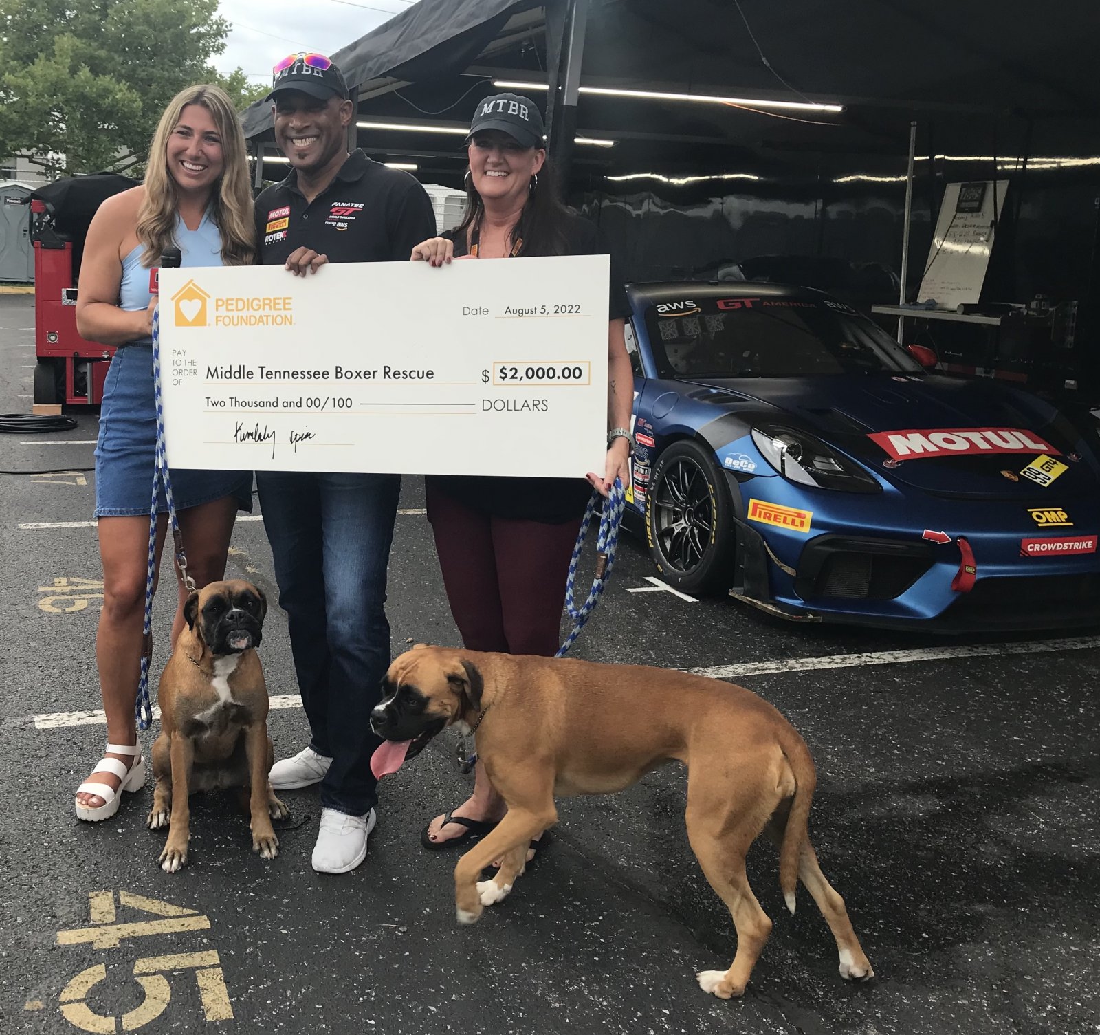 Middle Tennessee Boxer Rescue Goes Racing with Robb Holland