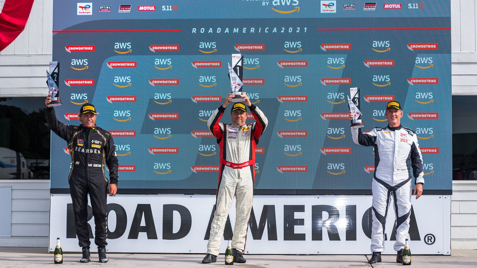 Wilzoch, Porsche Wins Wild Race 2 at Road America